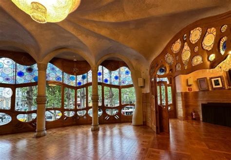 Casa Batllo Under the Moonlight: Immersing Yourself in the Architectural Poetry of Gaudí